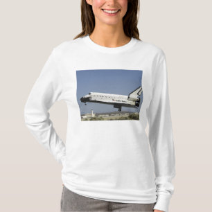 Raumfähre Atlantis bereitet sich für die Landung T-Shirt