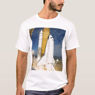 Raumfähre Atlantis hebt 12 weg T-Shirt
