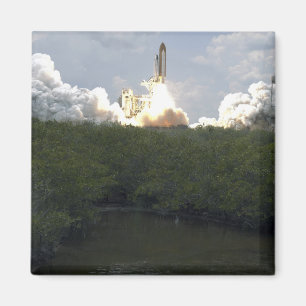 Raumfähre Atlantis hebt 13 weg Magnet