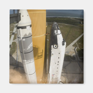Raumfähre Atlantis hebt 17 weg Magnet