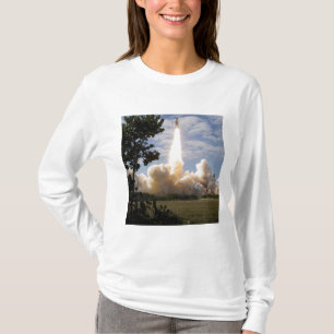 Raumfähre Atlantis hebt 19 weg T-Shirt
