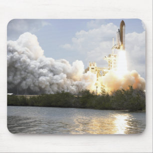 Raumfähre Atlantis hebt 22 weg Mousepad