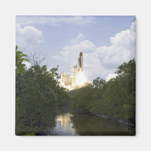 Raumfähre Atlantis hebt 25 weg Magnet