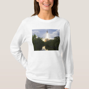 Raumfähre Atlantis hebt 26 weg T-Shirt