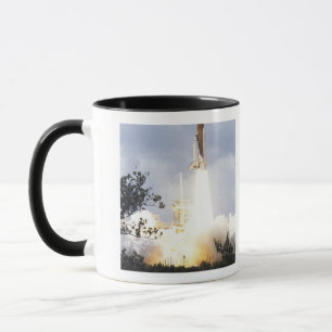 Raumfähre Atlantis hebt 4 weg Tasse