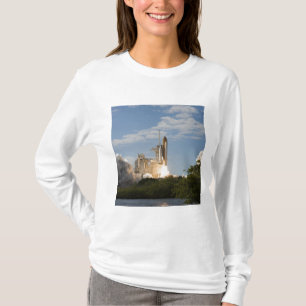 Raumfähre Atlantis hebt 7 weg T-Shirt