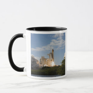 Raumfähre Atlantis hebt 7 weg Tasse