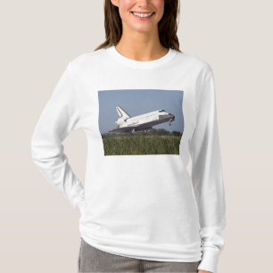 Raumfähre Atlantis setzt auf Rollbahn 3 auf T-Shirt
