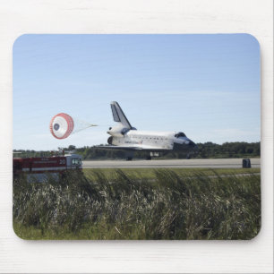 Raumfähre Atlantis unfurls seine Austragsrutsche Mousepad