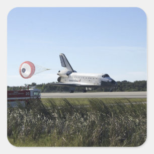 Raumfähre Atlantis unfurls seine Austragsrutsche Quadratischer Aufkleber