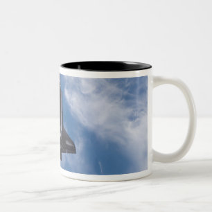 Raumfähre-Bemühung 22 Zweifarbige Tasse