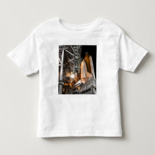 Raumfähre-Bemühung auf der Abschussrampe Kleinkind T-shirt