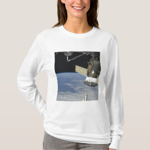 Raumfähre-Bemühung, ein Soyuz Raumfahrzeug T-Shirt
