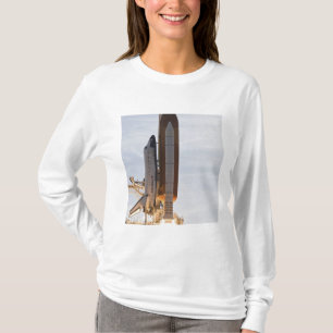 Raumfähre-Bemühung hebt 2 weg T-Shirt