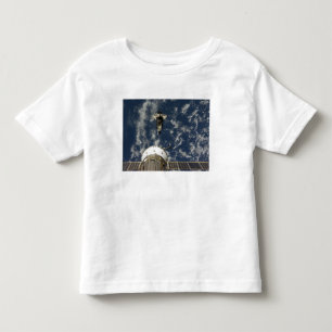 Raumfähre-Bemühung und ein Soyuz Raumfahrzeug Kleinkind T-shirt