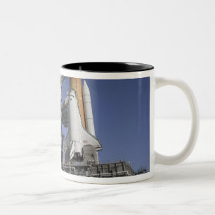Raumfähre-Bemühung Zweifarbige Tasse