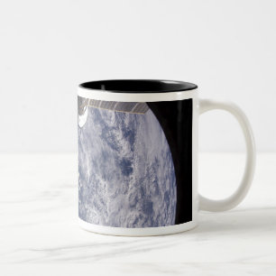 Raumfähre-Entdeckung 11 Zweifarbige Tasse