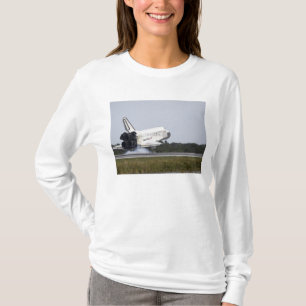 Raumfähre-Entdeckung setzt 2 auf T-Shirt