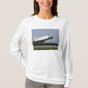 Raumfähre-Entdeckungsländer auf Rollbahn 33 2 T-Shirt