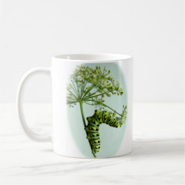 Raupe aus schwarzem Frack frisst Petersilie-Tasse Kaffeetasse