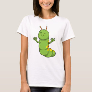 Raupe bei Yoga Mediation T-Shirt