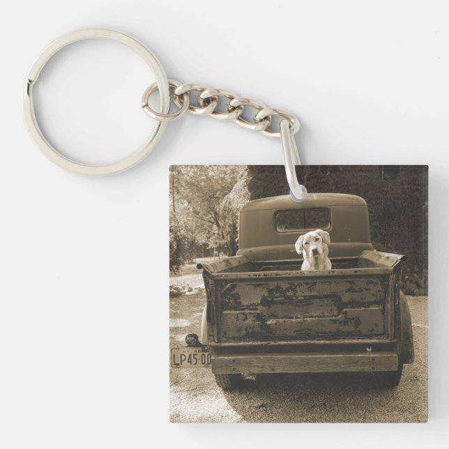 Raus aus dem Dodge - Hundfoto Schlüsselanhänger (Vorderseite)