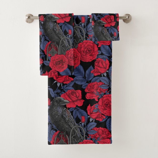 Ravages et roses avec des feuilles bleu foncé (En situation)