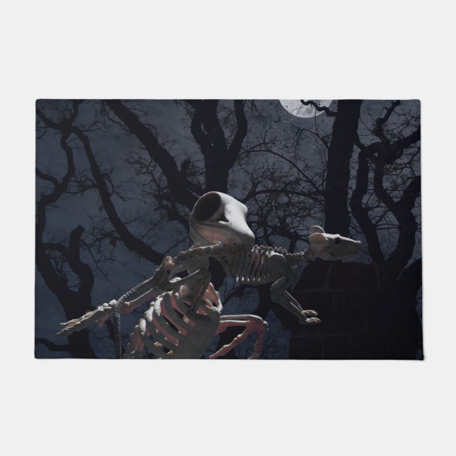 Raven and Rat Skeleton in Moonlight Fußmatte (Vorderseite)