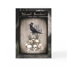 Raven magique et carte de Samhain de crânes