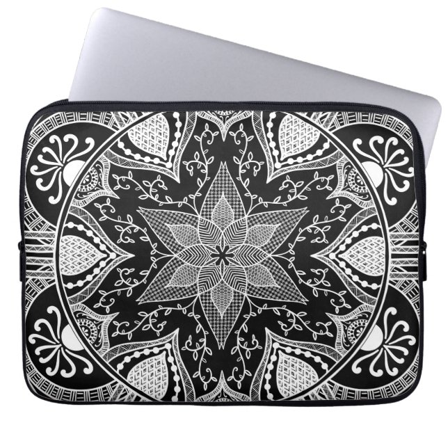Raven Mandala Laptopschutzhülle (Vorderseite)