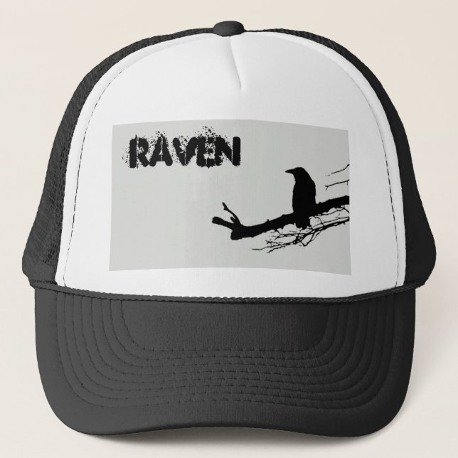 Raven on the Tree Black and White Truckerkappe (Vorderseite)