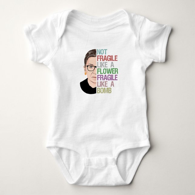 RBG Ruth Bader Ginsburg fragil wie eine Blume Baby Strampler (Vorderseite)