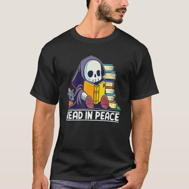 Read In Peace Skeleton Couch Chilling Cat T-Shirt (Vorderseite)