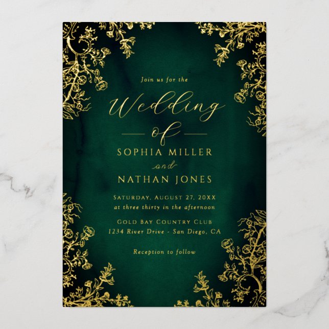 Real Gold Foil Emerald Floral Lace Script Hochzeit Folieneinladung (Vorderseite)