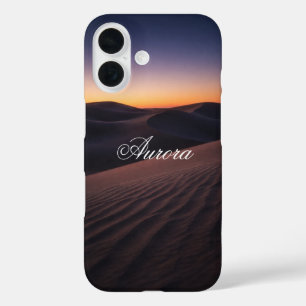 Realistische Wüstenlandschaft in der Dämmerung iPhone 16 Hülle