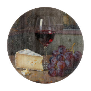 Realistischer Rotwein-Käse-Trauben-Stillleben Schneidebrett