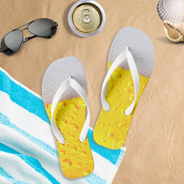 Realistisches Bier Flip Flops (Quirky realistic beer flip flops for fun in the sun!)