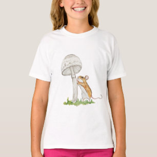 Realistisches zeichn einer lustigen Feldmaus und M T-Shirt