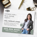 Realtor Farm Mailer Real Anwesen Marketing Logo Postkarte<br><div class="desc">Mit dieser grünen, echten Anwesen-Postkarte, die sich perfekt für den Kontakt mit potenziellen Zuhause-Händlern eignet, schaffen Sie eine neue und leicht zugängliche Präsenz auf Ihrem lokalen Markt. Mit einer beruhigenden und modernen Farbpalette ermöglicht diese individuell anpassbare Postkarte das Hochladen Ihres Logos und Fotos für eine persönliche und berufliche Touch. Die...</div>
