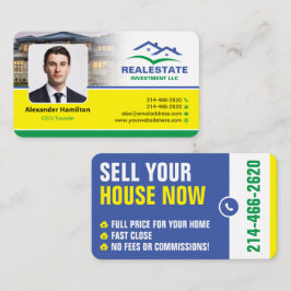 Realtor, realer Anwesen-Investor mit einem Kopfsch Visitenkarte