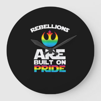 _Rebellions werden auf dem Pride_ Gay Pride-T - Sh Große Wanduhr