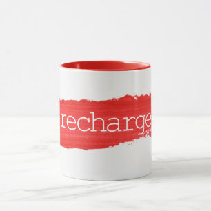 RECHARGER Le Texte Sur La Mug De Peinture Rouge
