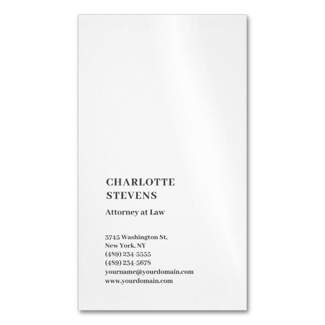Rechtsanwalt Trendy Minimalistisch Elegant Einfach Magnetische Visitenkarte (Vorderseite Vertikal)