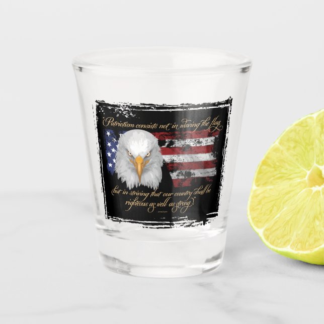 Rechtschaffener Patriotismus Schnapsglas (Vorderseite)