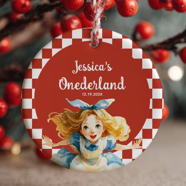 Red Alice in ONEDERLAND First Christmas Photo Keramik Ornament (Von Creator hochgeladen)