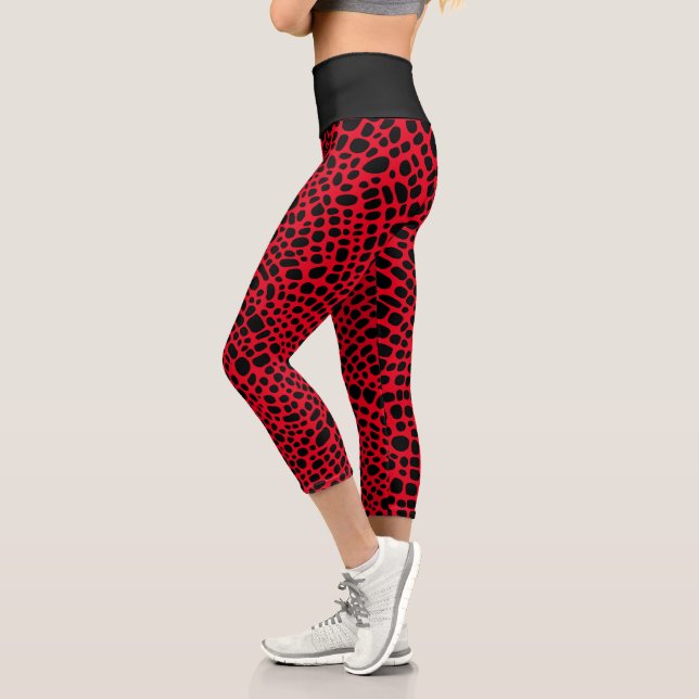 Red and Black Psychedelic Skin Pattern Capri Leggings (Links)