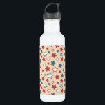 Red and Blue Stars, 4th of July, Beige Background Edelstahlflasche<br><div class="desc">Elegant,  stylish and sophisticated pattern with stars in red and blue color on beige background. Modern and trendy gift,  perfect for the stars and 4th of July lover in your life.</div>