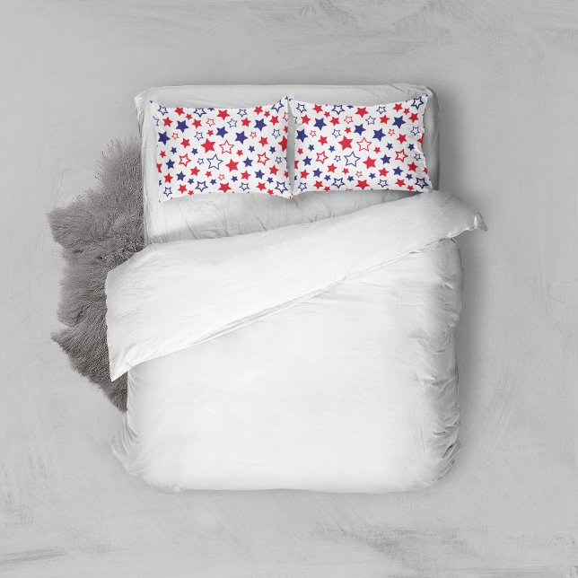 Red and Blue Stars, 4th of July, White Background Kissenbezug (Von Creator hochgeladen)