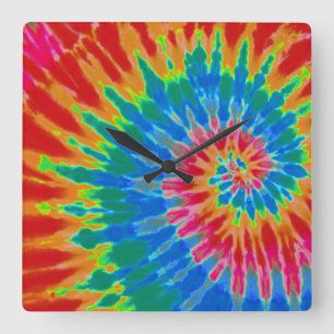 Red and Blue Tie Dye Clock Quadratische Wanduhr