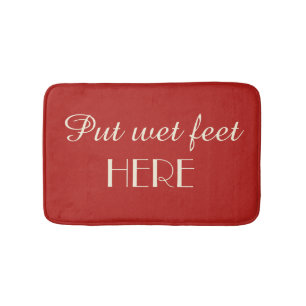 Red and Cream Funny Put Wet Feet Here Plush Badematte